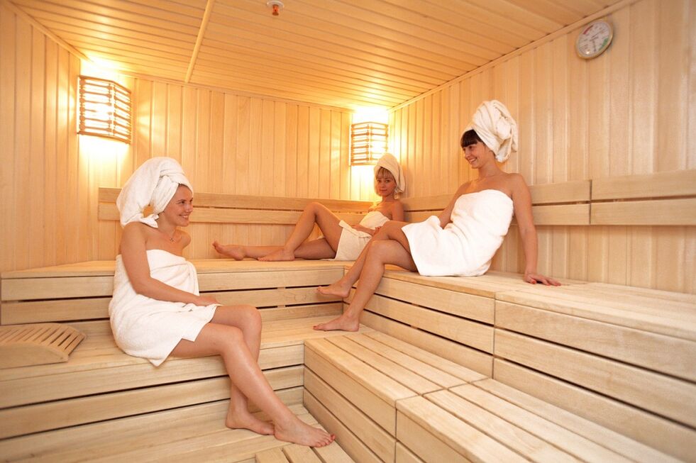 The sauna is a public place where you can become infected with onychomycosis. 