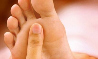 How to be treated with nail fungus on the legs with home soap